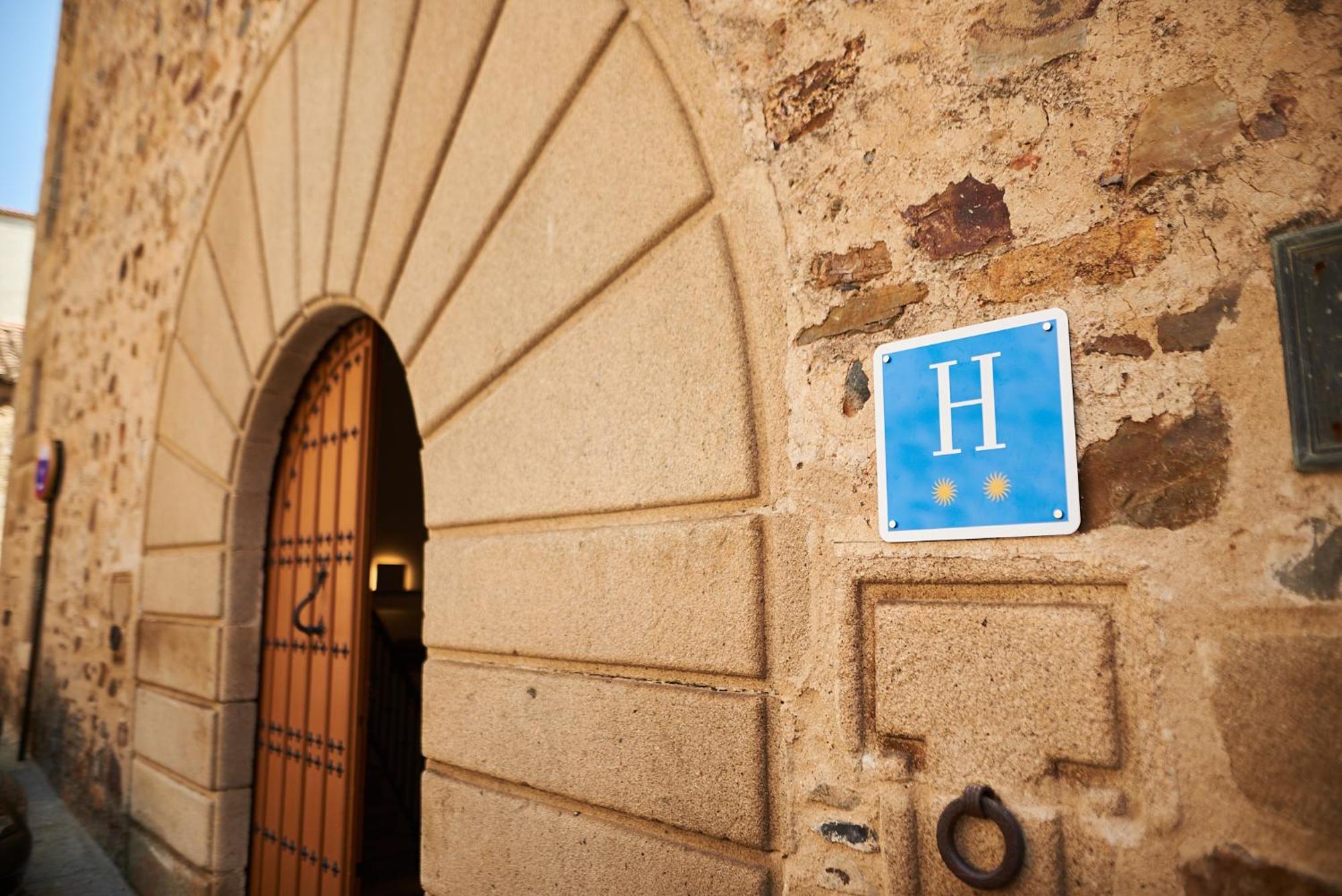Hotel Casa Palacio Pereros Caces エクステリア 写真
