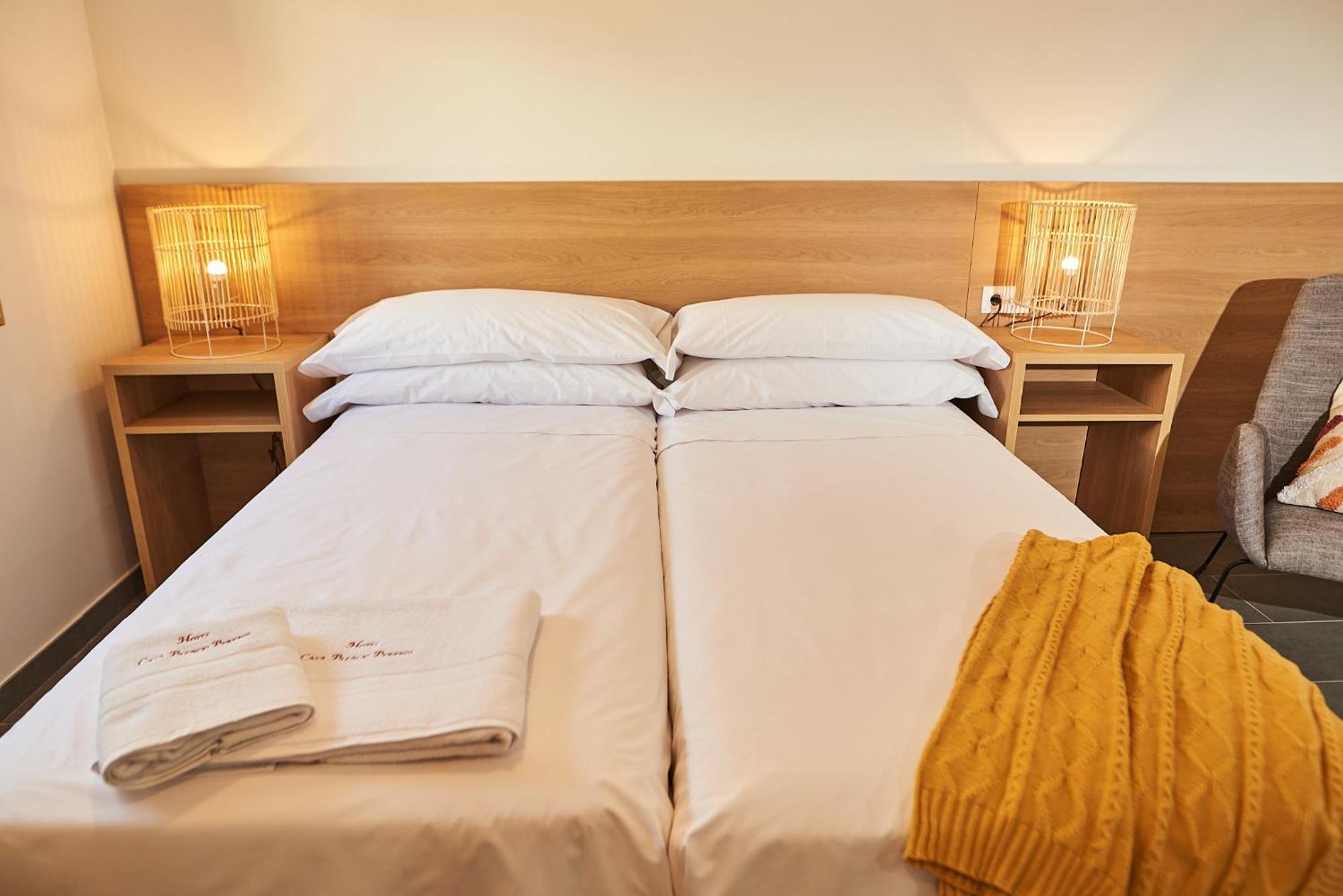 Hotel Casa Palacio Pereros Caces エクステリア 写真